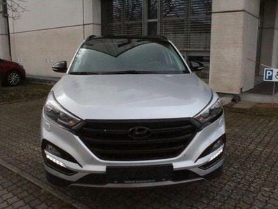 Gebraucht Hyundai Tucson Intro Edition 177 PS (130 kW) 2015 Silber SUV
