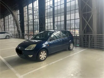 Second-hand Ford Fiesta 54 CP (39 kW) 2004 Albastru Hatchback