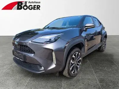 Gebraucht Toyota Yaris Connect Style 116 PS (85 kW) 2023 Marlingrau metallic Kleinwagen