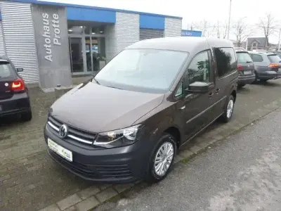 Gebraucht VW Caddy Trendline 102 PS (75 kW) 2017 Braun Van / Kleinbus