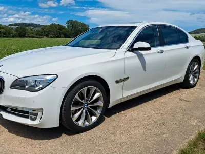 Gebraucht BMW 740 Comfort Edition 313 PS (230 kW) 2013 Weiß Limousine