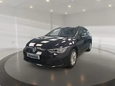 Gebraucht VW Golf VIII Life 116 PS (85 kW) 2022 Deep black perleffekt Kombi
