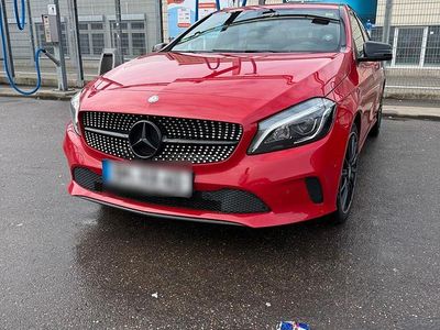 Gebraucht Mercedes A180 80 PS (58 kW) 2016 Rot Limousine