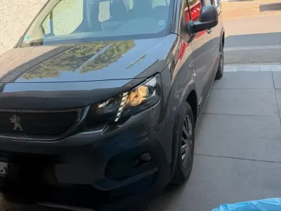Gebraucht Peugeot Rifter 131 PS (96 kW) 2019 Grau Van / Kleinbus