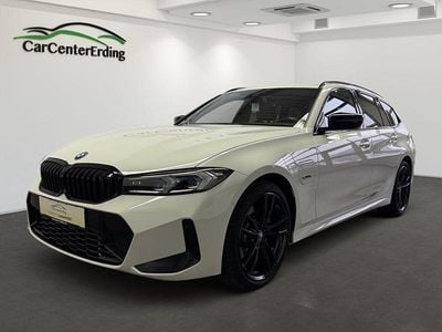 Weiß Gebraucht 2022 BMW 330 M Sport Limousine | 36.990 €