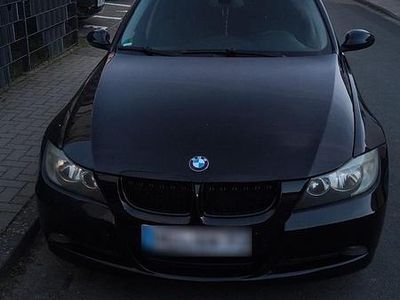 Gebraucht BMW 318 143 PS (105 kW) 2008 Schwarz Limousine