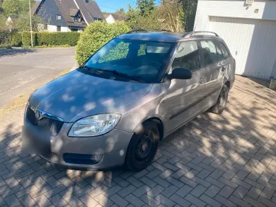 Usata Skoda Fabia 70 CV (51 kW) 2009 Andere farben Station wagon