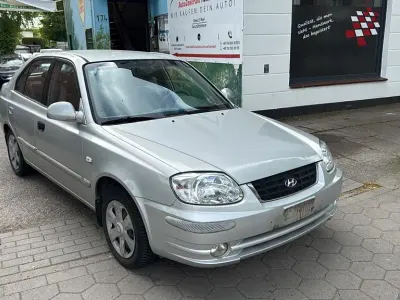 Gebraucht Hyundai Accent GLS 105 PS (77 kW) 2005 Silber Limousine