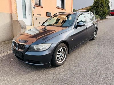 Gebraucht BMW 318 122 PS (89 kW) 2007 Grau Kombi