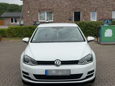 Gebraucht VW Golf VII 110 PS (80 kW) 2015 Weiß Limousine