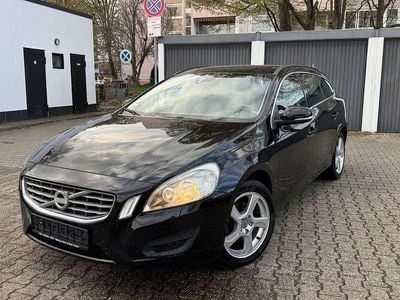 Gebraucht Volvo V60 Momentum 163 PS (119 kW) 2011 Black solid (stone) / solid Kombi