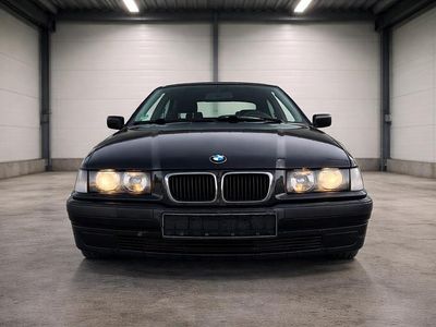 Gebraucht BMW 316 105 PS (77 kW) 1999 Schwarz Limousine