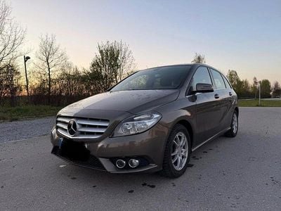 Second-hand Mercedes B180 109 CP (80 kW) 2013 Gri Monovolum
