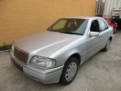 Gebraucht Mercedes C250 Elegance 113 PS (83 kW) 1994 Silber Limousine