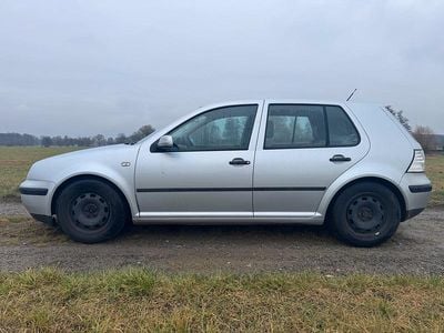 Gebraucht VW Golf IV 105 PS (77 kW) 2001 Silber Kleinwagen