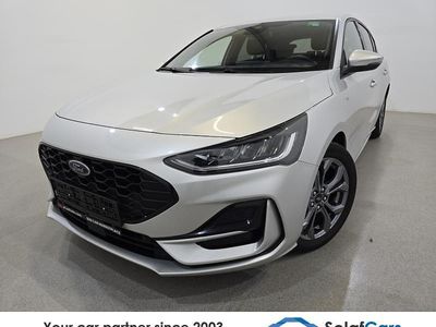 Silber Gebraucht 2023 Ford Focus ST-Line Limousine | 13.552 € (Superpreis)