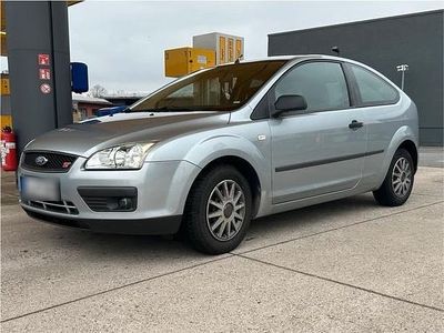 Gebraucht Ford Focus 102 PS (75 kW) 2005 Silber Limousine