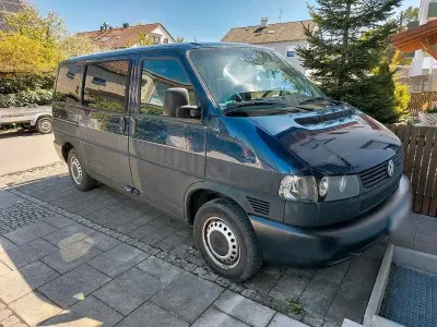 Używany VW Caravelle 102 KM (75 kW) 2000 Niebieski Van