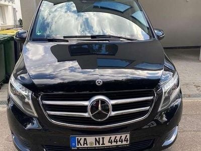 Mercedes V220
