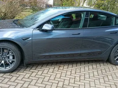 Second-hand Tesla Model 3 RWD 208 kW (283 CP) 2022 Gri Berlinǎ
