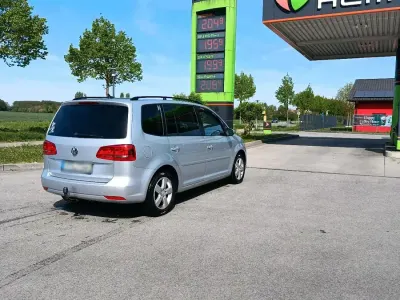 Gebraucht VW Touran 180 PS (132 kW) 2011 Silber Van / Kleinbus