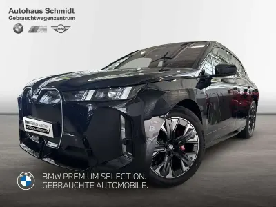 Gebraucht BMW iX M Sport 400 kW (544 PS) 2025 M carbonschwarz SUV