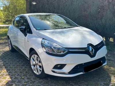 Używany Renault Clio IV LIMITED 90 KM (66 kW) 2019 Biały Sedan/Limuzyna