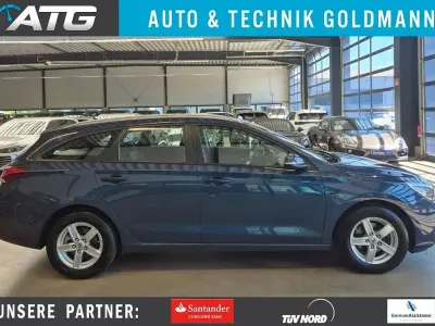 Gebraucht Hyundai i30 Intro Edition 140 PS (102 kW) 2017 Silber Kombi