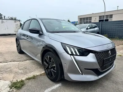 Gebraucht Peugeot 208 GT 131 PS (96 kW) 2022 Silber Kleinwagen