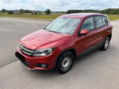 Gebraucht VW Tiguan Trendline 122 PS (89 kW) 2014 Rot SUV