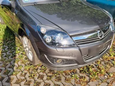 Gebraucht Opel Astra Selection 110 PS (80 kW) 2009 Grau Limousine