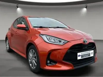 Gebraucht Toyota Yaris 116 PS (85 kW) 2022 Infernoorange metallic Kleinwagen