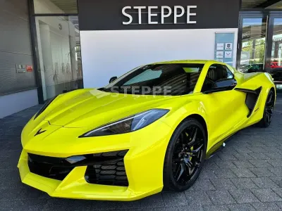 Neu Corvette Z06 646 PS (475 kW) 2025 Accelerate yellow Cabrio