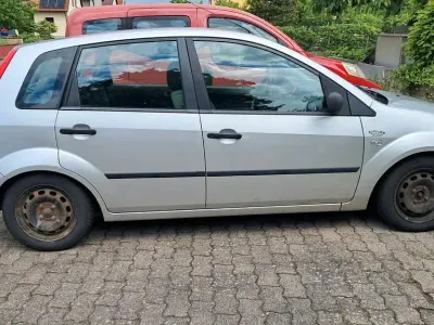 Brugt Ford Fiesta Trend 80 HK (58 kW) 2002 Sølv Hatchback