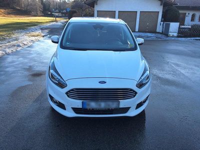 Gebraucht Ford S-MAX Titanium 150 PS (110 kW) 2015 Weiß Van / Kleinbus