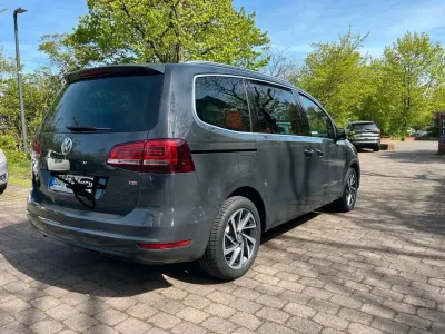 Gebraucht VW Sharan 150 PS (110 kW) 2017 Grau Van / Kleinbus