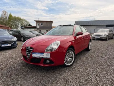 Gebraucht Alfa Romeo Giulietta 175 PS (128 kW) 2014 Rot Kleinwagen