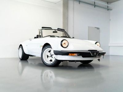 Weiß Gebraucht 1987 Alfa Romeo Spider Cabrio | 33.900 €