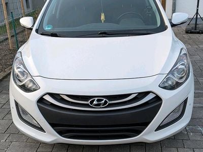 Gebraucht Hyundai i30 135 PS (99 kW) 2015 Weiß Kombi