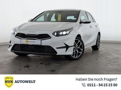 Gebraucht Kia Ceed Spirit 160 PS (117 kW) 2022 Deluxeweiss Kleinwagen