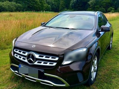 Mercedes GLA220