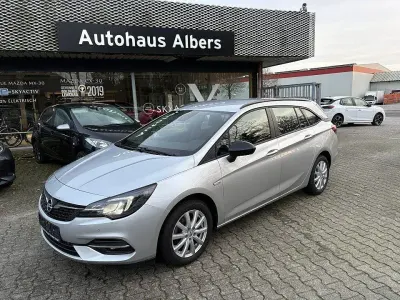 Używany Opel Astra Business Edition 131 KM (96 kW) 2021 Srebrny Kombi