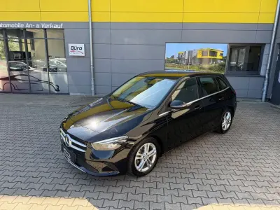 Gebraucht Mercedes B200 150 PS (110 kW) 2021 Schwarz Kleinwagen