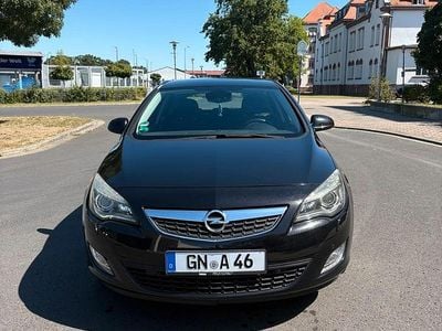 Gebraucht Opel Astra 140 PS (102 kW) 2010 Schwarz Limousine