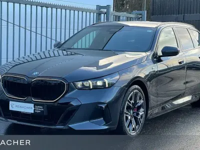 Gebraucht BMW 550e M Sport 489 PS (359 kW) 2025 Grau Limousine