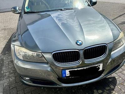 Gebraucht BMW 320 177 PS (130 kW) 2008 Grün Kombi