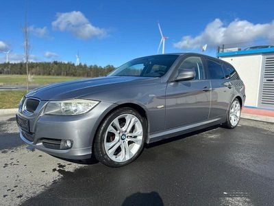 Gebraucht BMW 320 140 PS (102 kW) 2009 Grau Kombi