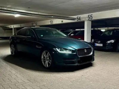 Gebraucht Jaguar XE Prestige 180 PS (132 kW) 2015 Grün Limousine
