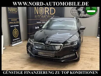 Gebraucht Skoda Superb Style 218 PS (160 kW) 2023 Schwarzmagic perlef (metallic) Kombi