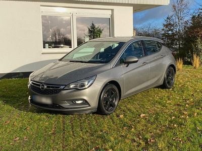 Begagnad Opel Astra Innovation 150 HK (110 kW) 2017 Grå Sedan